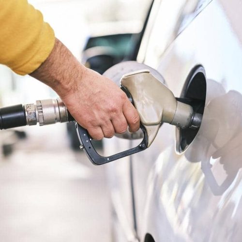 Por que a gasolina está tão cara? Saiba como guerra na Ucrânia impacta a economia